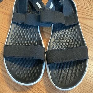 CROCS Literide black elastic slingback sandals. Womens size 10